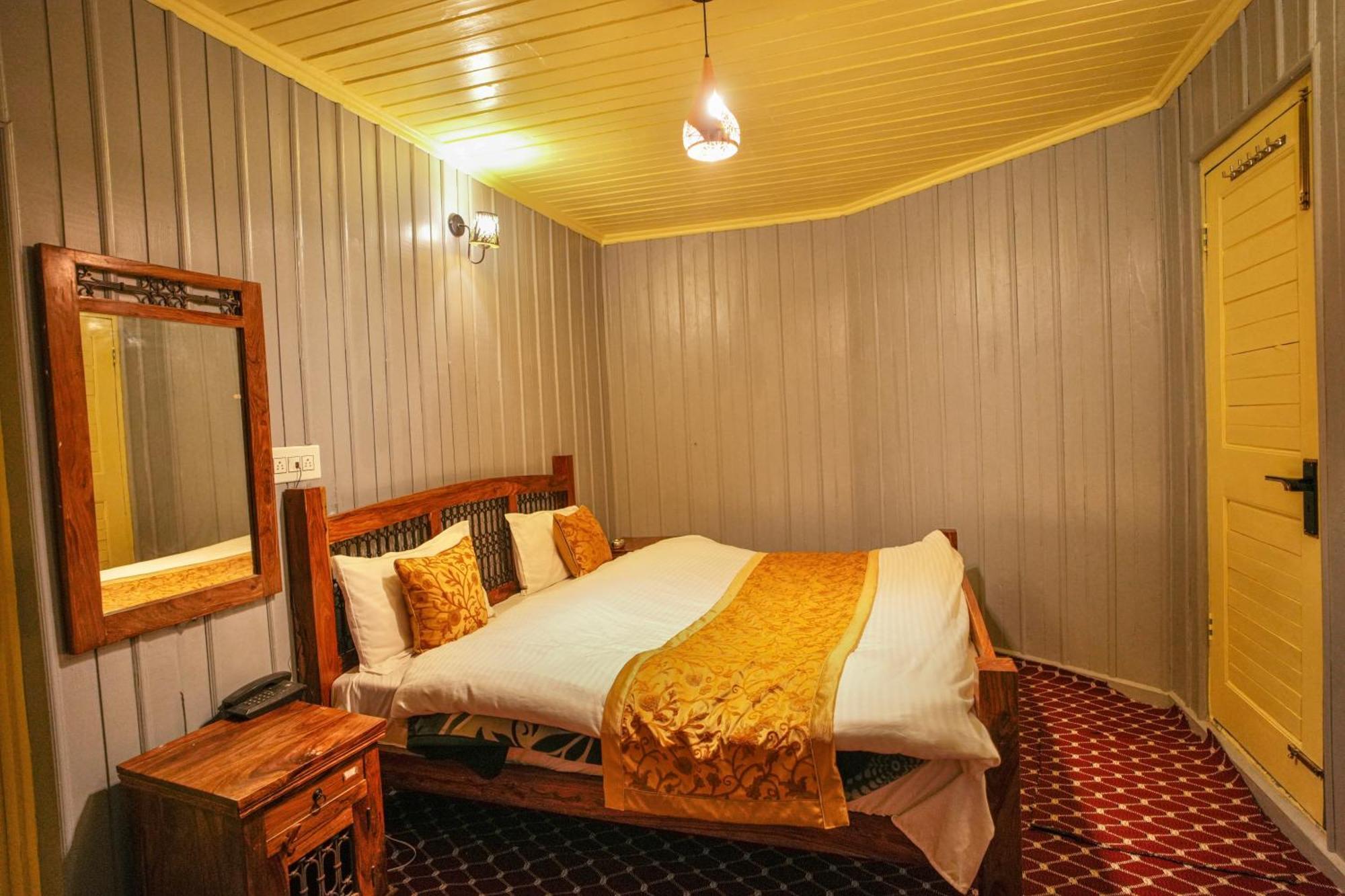 Hotel Little Silver Pahalgām Екстериор снимка
